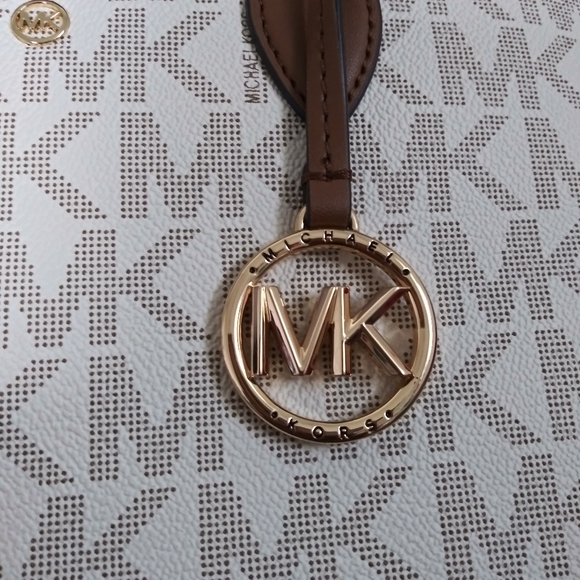 NWT MICHAEL KORS BEDFORD LEGACY EXTRA SMALL DUFFLE CROSSBODY MINI SATCHEL - Picture 2 of 11